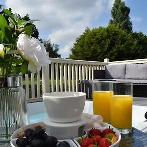 https://elegant-lodge-with-hot-tub.yorkshirehotels.net